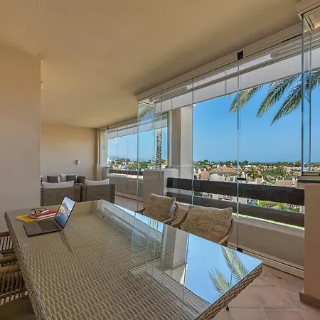 Sea View El Paraiso Daire Estepona